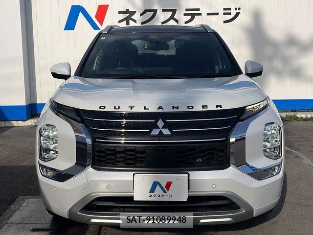 Mitsubishi OUTLANDER PHEV 2022-08 6910965-14