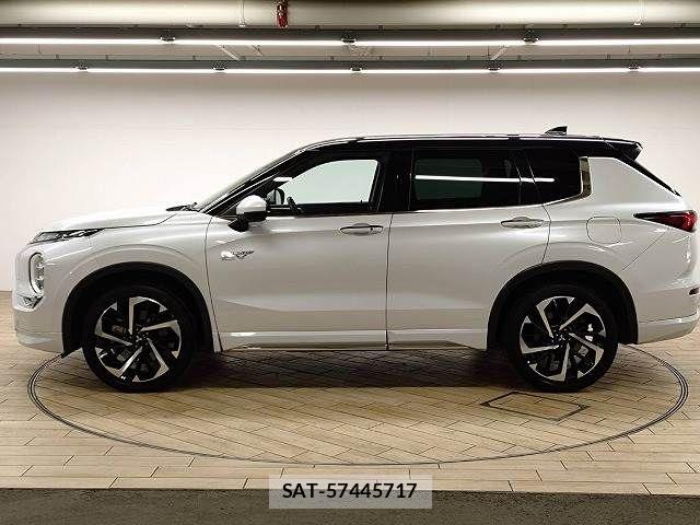 Mitsubishi OUTLANDER PHEV 2022-03 6996975-17