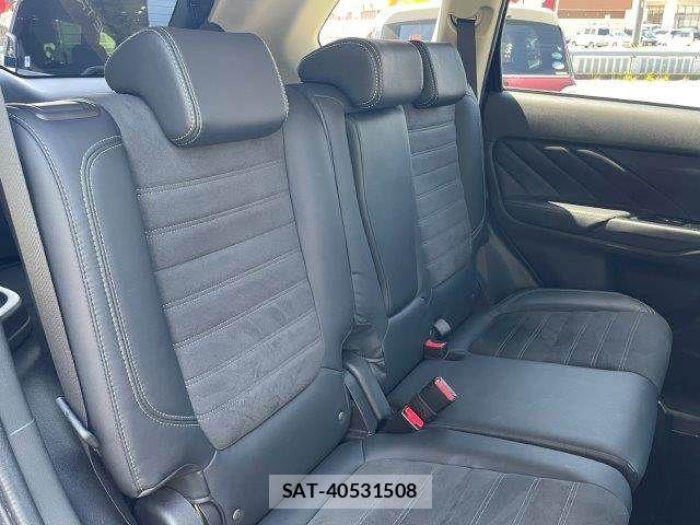 Mitsubishi OUTLANDER PHEV 2018-12 6996977-18