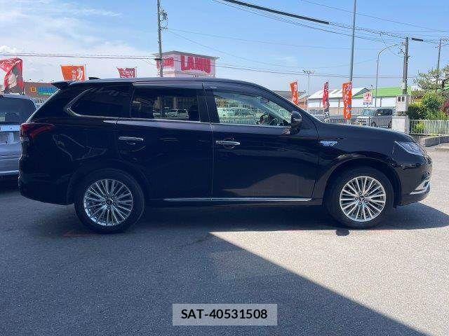 Mitsubishi OUTLANDER PHEV 2018-12 6996977-26