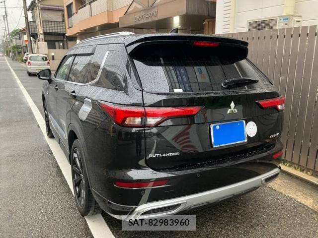 Mitsubishi OUTLANDER PHEV 2022-03 7021207-3
