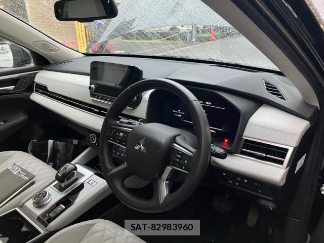 Mitsubishi OUTLANDER PHEV 2022-03 7021207-5