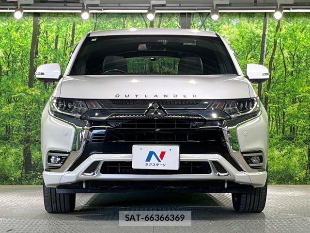 Mitsubishi OUTLANDER PHEV 2019-02 7021208-13