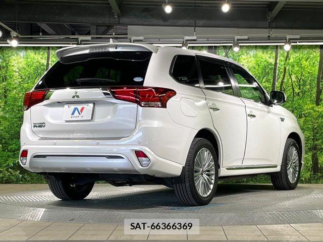 Mitsubishi OUTLANDER PHEV 2019-02 7021208-16