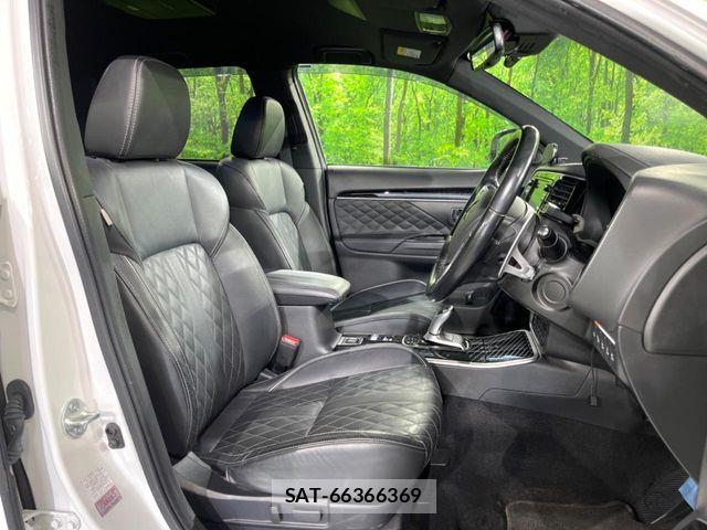 Mitsubishi OUTLANDER PHEV 2019-02 7021208-7