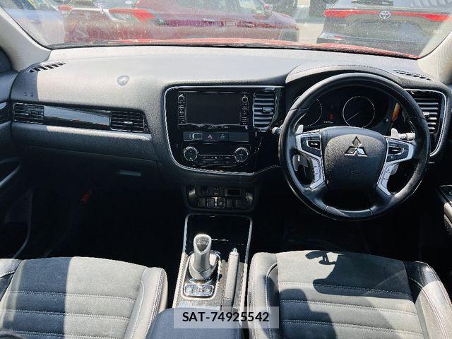 Mitsubishi OUTLANDER PHEV 2015-08 7021211-9