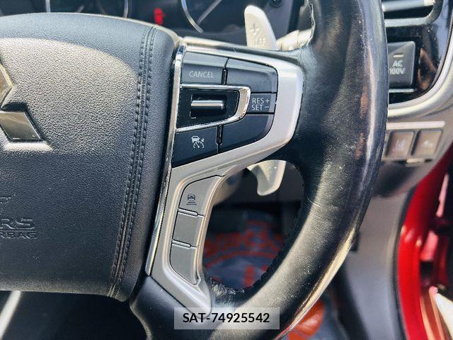 Mitsubishi OUTLANDER PHEV 2015-08 7021211-12