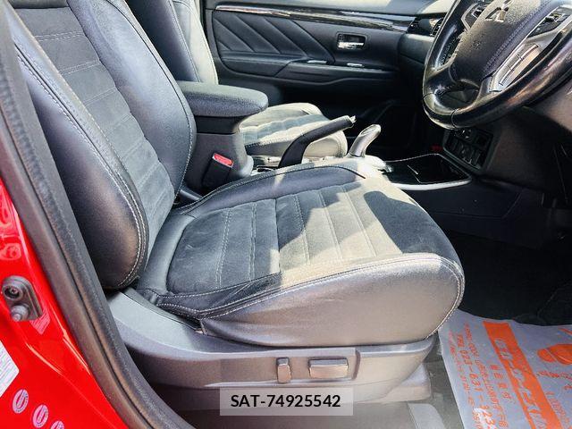 Mitsubishi OUTLANDER PHEV 2015-08 7021211-14