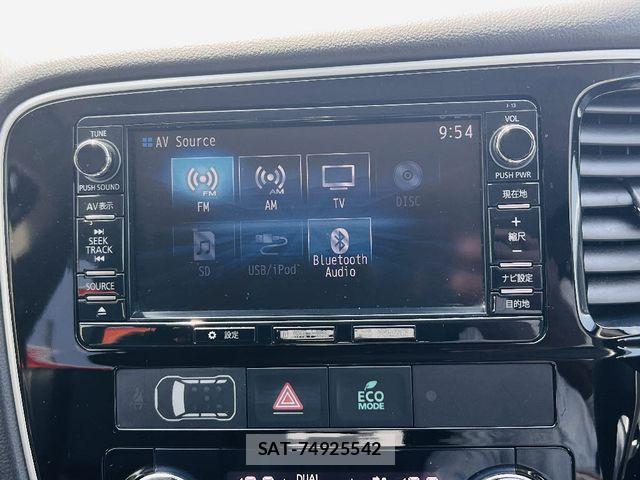 Mitsubishi OUTLANDER PHEV 2015-08 7021211-17