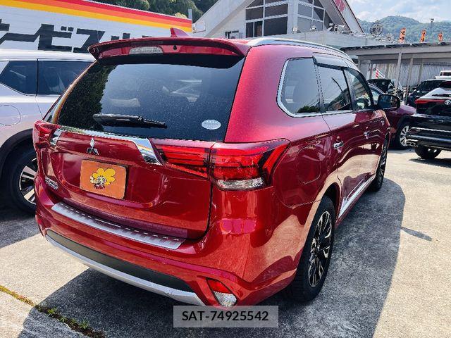 Mitsubishi OUTLANDER PHEV 2015-08 7021211-1