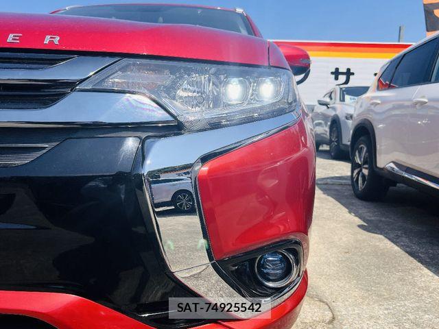Mitsubishi OUTLANDER PHEV 2015-08 7021211-26