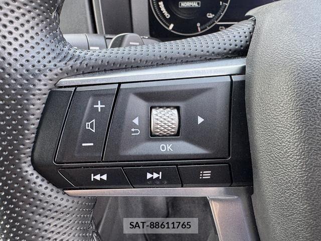 Mitsubishi OUTLANDER PHEV 2023-06 7021210-11