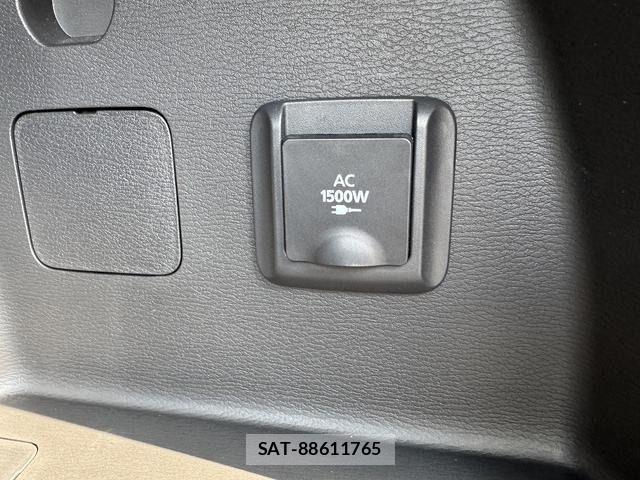 Mitsubishi OUTLANDER PHEV 2023-06 7021210-21