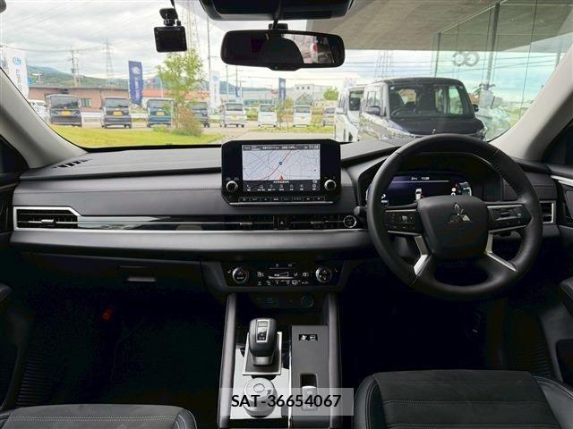 Mitsubishi OUTLANDER PHEV 2023-08 7060154-13