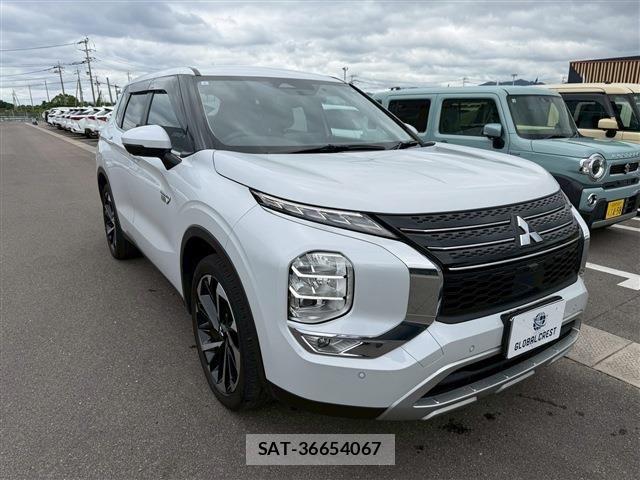 Mitsubishi OUTLANDER PHEV 2023-08 7060154-4