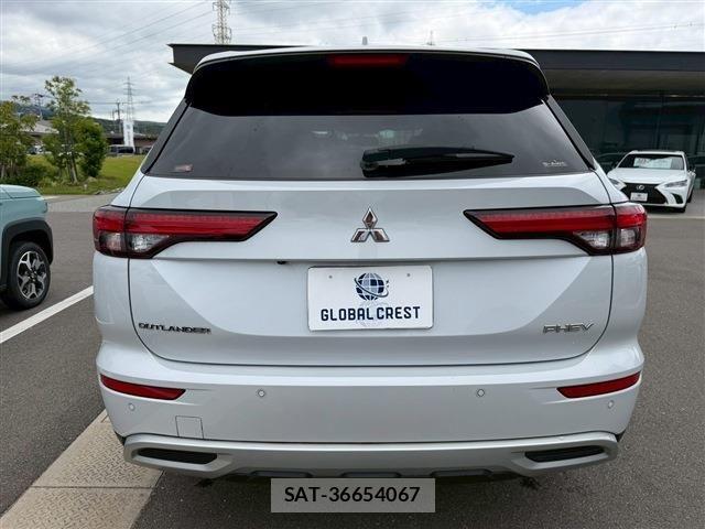 Mitsubishi OUTLANDER PHEV 2023-08 7060154-6