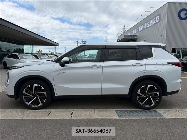 Mitsubishi OUTLANDER PHEV 2023-08 7060154-8