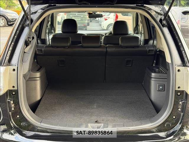 Mitsubishi OUTLANDER PHEV 2014-01 7060159-10
