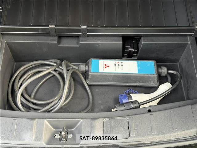 Mitsubishi OUTLANDER PHEV 2014-01 7060159-14