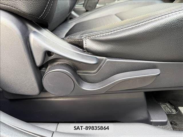 Mitsubishi OUTLANDER PHEV 2014-01 7060159-15
