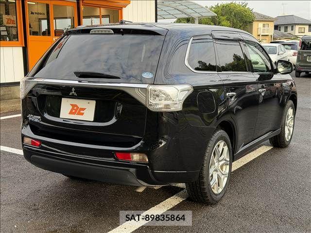Mitsubishi OUTLANDER PHEV 2014-01 7060159-21