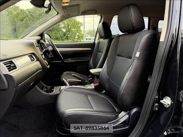 Mitsubishi OUTLANDER PHEV 2014-01 7060159-22
