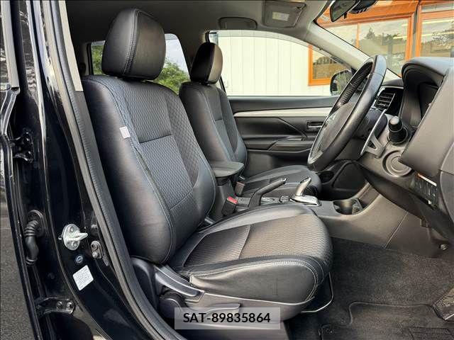 Mitsubishi OUTLANDER PHEV 2014-01 7060159-8