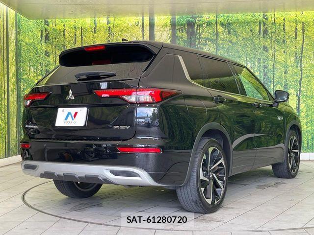 Mitsubishi OUTLANDER PHEV 2022-05 7060151-16