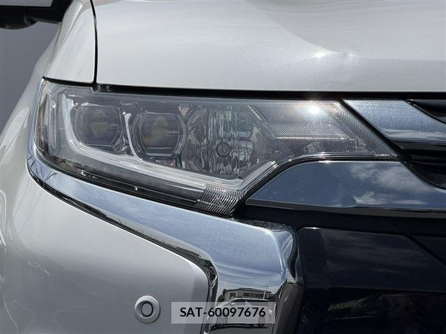 Mitsubishi OUTLANDER PHEV 2016-03 7060157-12