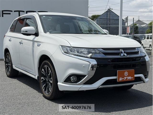 Mitsubishi OUTLANDER PHEV 2016-03 7060157-21