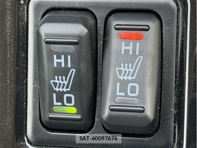Mitsubishi OUTLANDER PHEV 2016-03 7060157-7