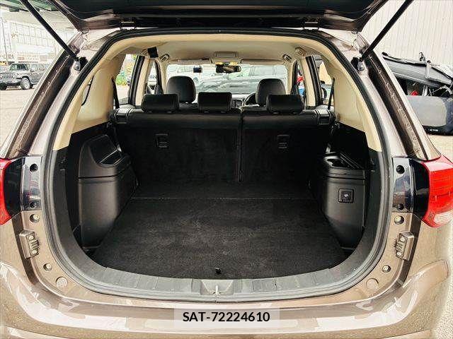 Mitsubishi OUTLANDER PHEV 2015-09 7060158-10