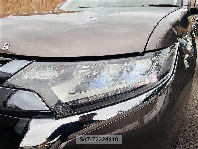 Mitsubishi OUTLANDER PHEV 2015-09 7060158-12