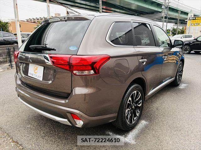 Mitsubishi OUTLANDER PHEV 2015-09 7060158-18