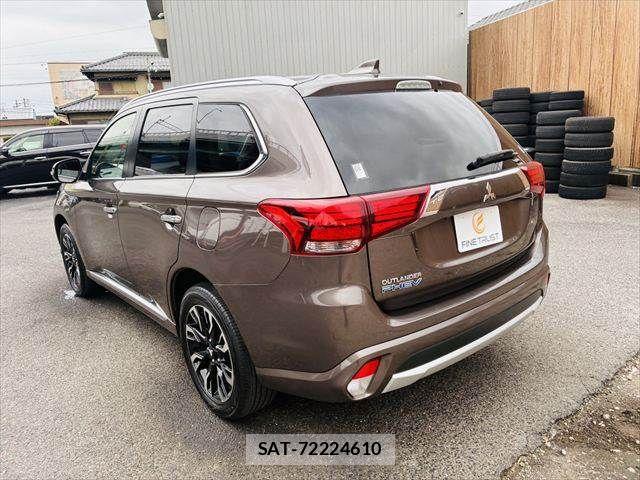 Mitsubishi OUTLANDER PHEV 2015-09 7060158-20
