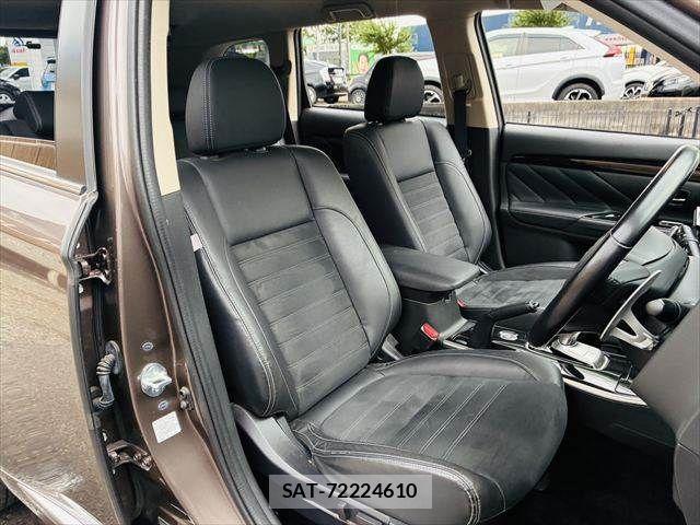 Mitsubishi OUTLANDER PHEV 2015-09 7060158-8