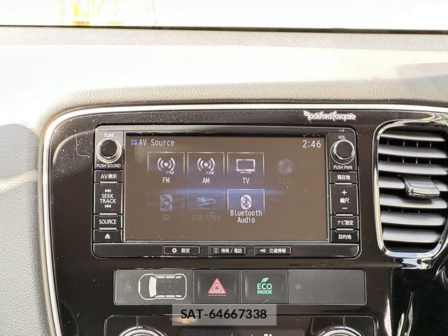 Mitsubishi OUTLANDER PHEV 2016-03 7060155-18