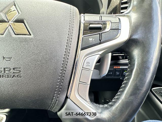 Mitsubishi OUTLANDER PHEV 2016-03 7060155-22