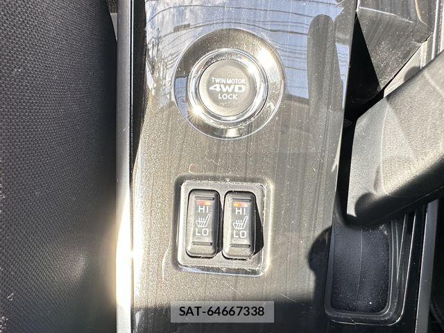 Mitsubishi OUTLANDER PHEV 2016-03 7060155-26