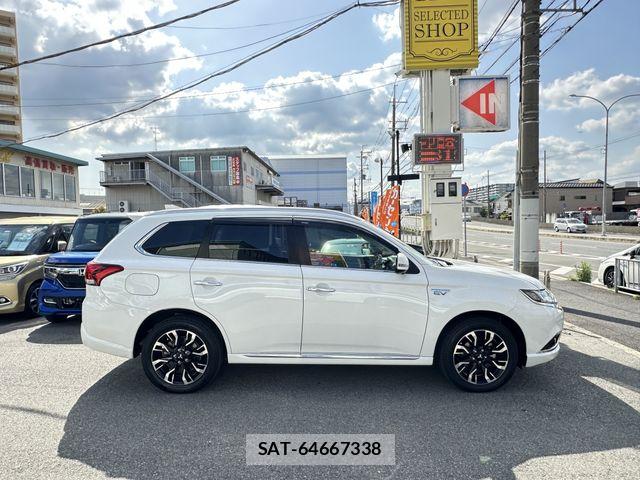 Mitsubishi OUTLANDER PHEV 2016-03 7060155-2