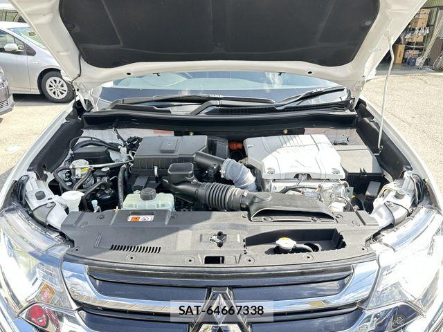 Mitsubishi OUTLANDER PHEV 2016-03 7060155-29