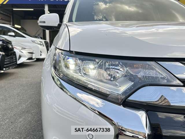 Mitsubishi OUTLANDER PHEV 2016-03 7060155-6