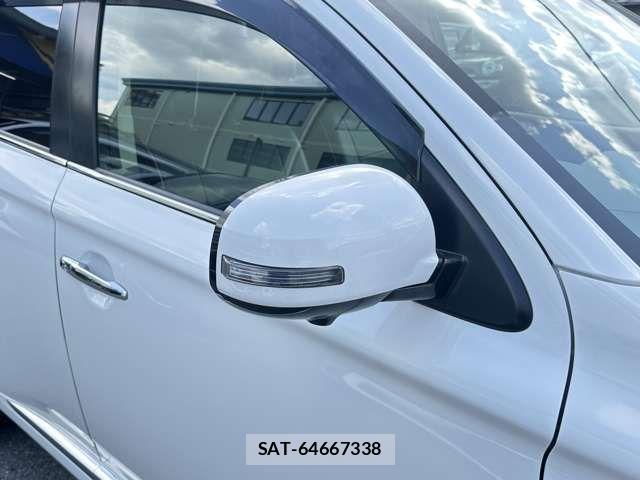 Mitsubishi OUTLANDER PHEV 2016-03 7060155-8