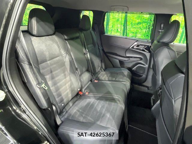 Mitsubishi OUTLANDER PHEV 2022-09 7060153-10