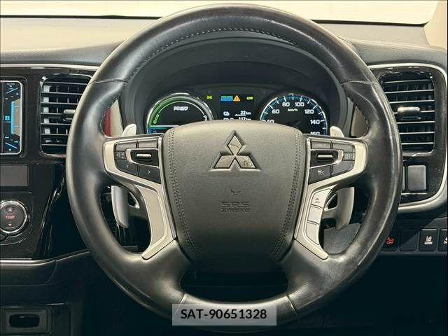 Mitsubishi OUTLANDER PHEV 2018-08 7060160-11
