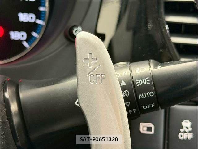 Mitsubishi OUTLANDER PHEV 2018-08 7060160-15