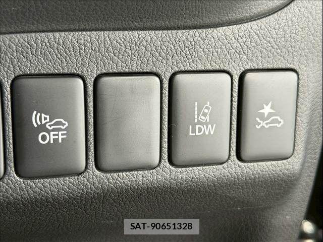 Mitsubishi OUTLANDER PHEV 2018-08 7060160-18