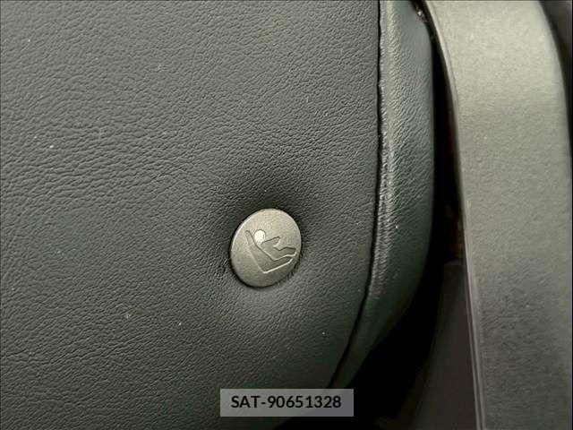 Mitsubishi OUTLANDER PHEV 2018-08 7060160-28