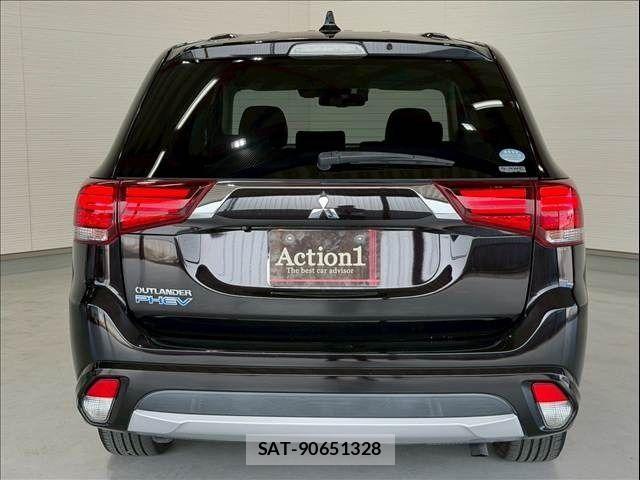 Mitsubishi OUTLANDER PHEV 2018-08 7060160-3