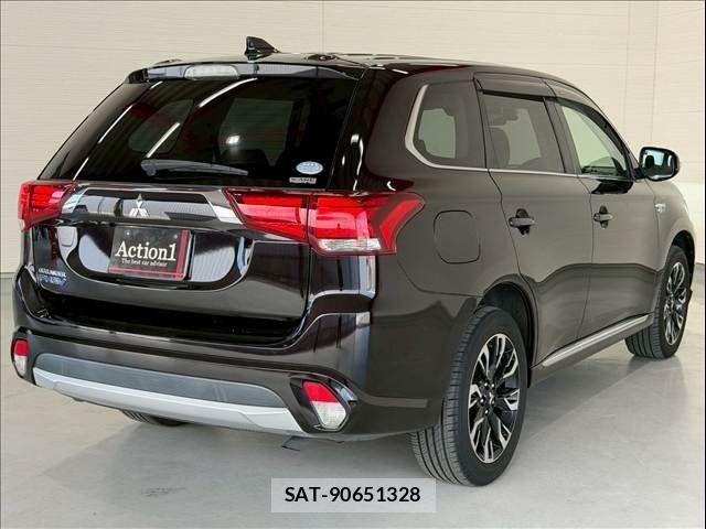 Mitsubishi OUTLANDER PHEV 2018-08 7060160-4